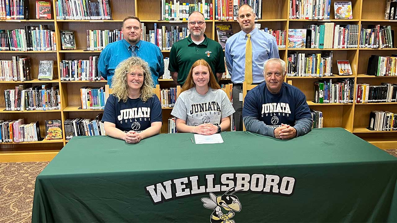Coolidge signs Letter of Intent to play basketball at Juniata Coolidge signs Letter of Intent to play basketball at Juniata