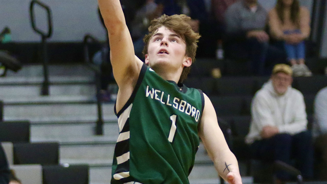 Monster Second Quarter Leads Hornets Past Wildcats Monster Second Quarter Leads Hornets Past Wildcats