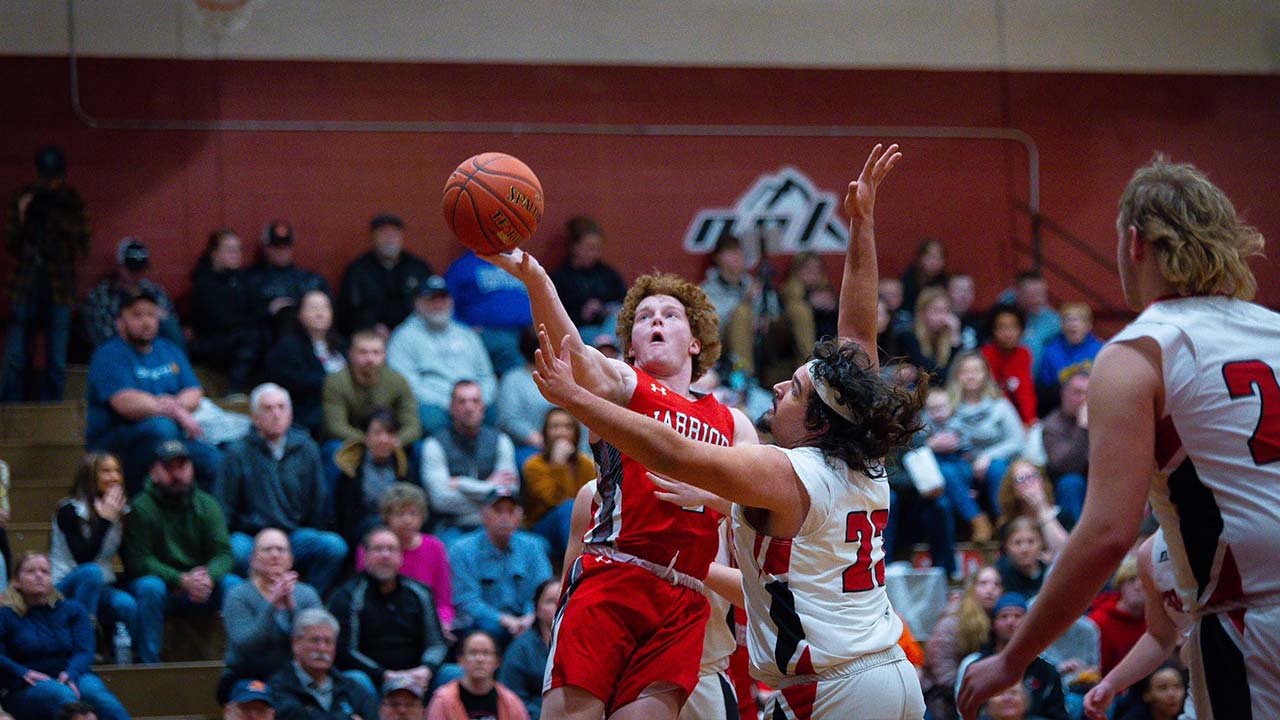 Warriors survive Mounties late surge for critical league win Warriors survive Mounties late surge for critical league win